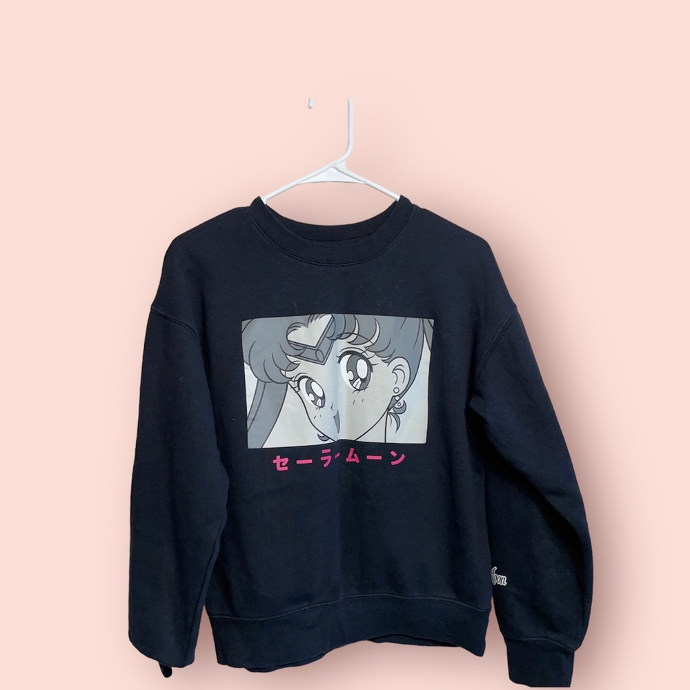 Forever 21 SailorMoon Graphic Crewneck Black